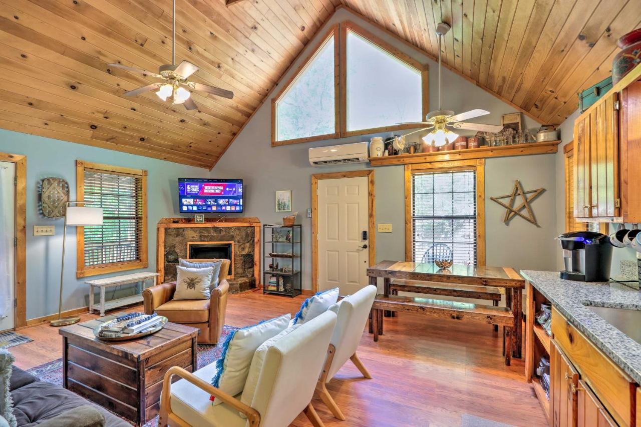 Bumblebee Cottage Murphy Retreat With Hot Tub Salem Exterior foto