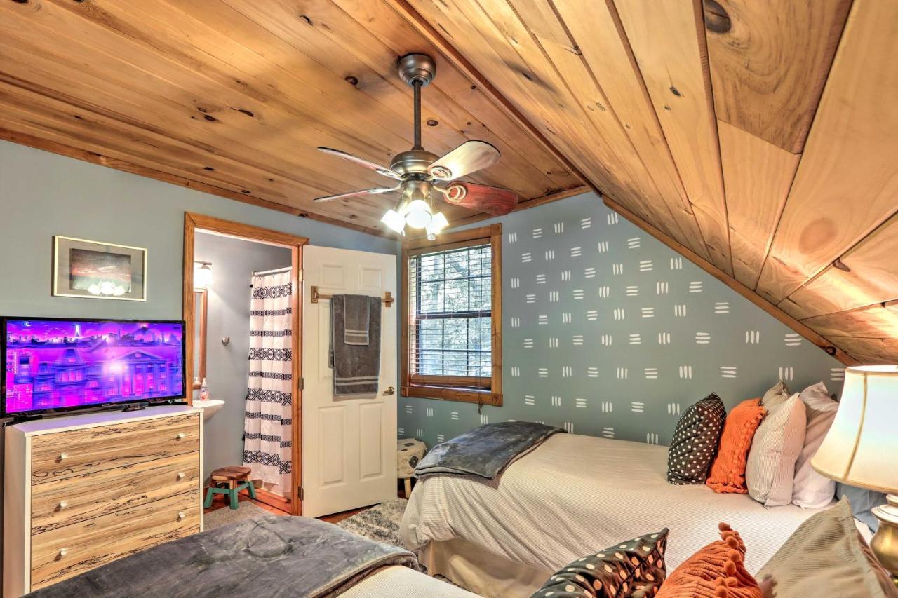 Bumblebee Cottage Murphy Retreat With Hot Tub Salem Exterior foto